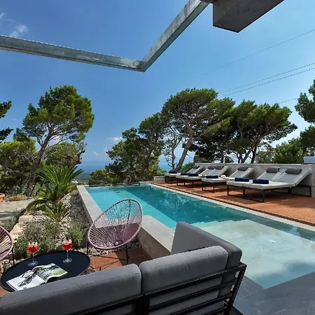 Holiday home Deluxe Mit Beheiztem Pool In Ruhiger Lage Oberhalb Der Stadt Makarska