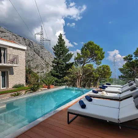 Deluxe Mit Beheiztem Pool In Ruhiger Lage Oberhalb Der Stadt Holiday home *