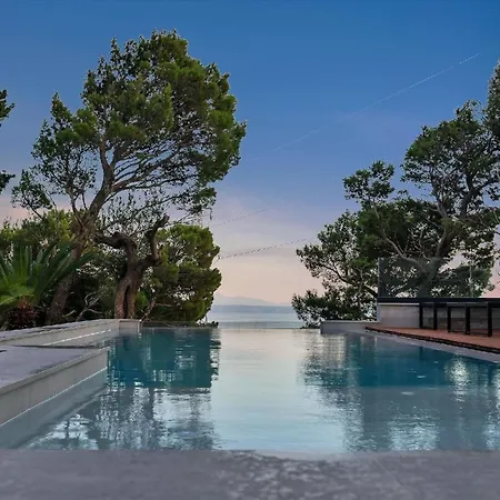 Deluxe Mit Beheiztem Pool In Ruhiger Lage Oberhalb Der Stadt Holiday home *